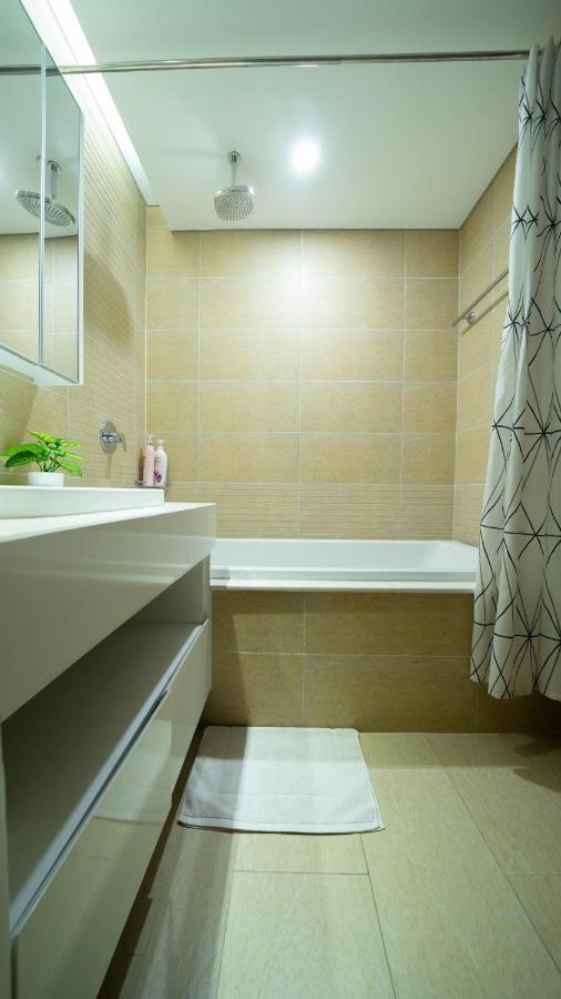 Bom Homes- Vinhomes Metropolis-Service Apartment Ханой Экстерьер фото